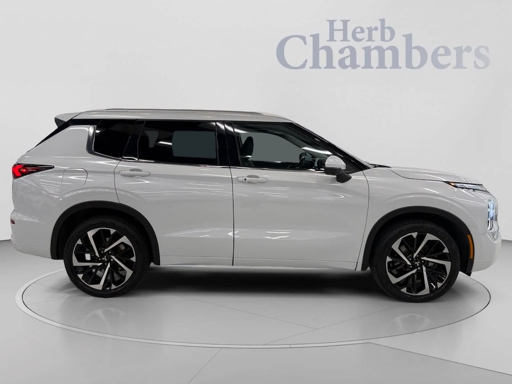 Used 2022 Mitsubishi Outlander SEL Special Edition AWD SUV