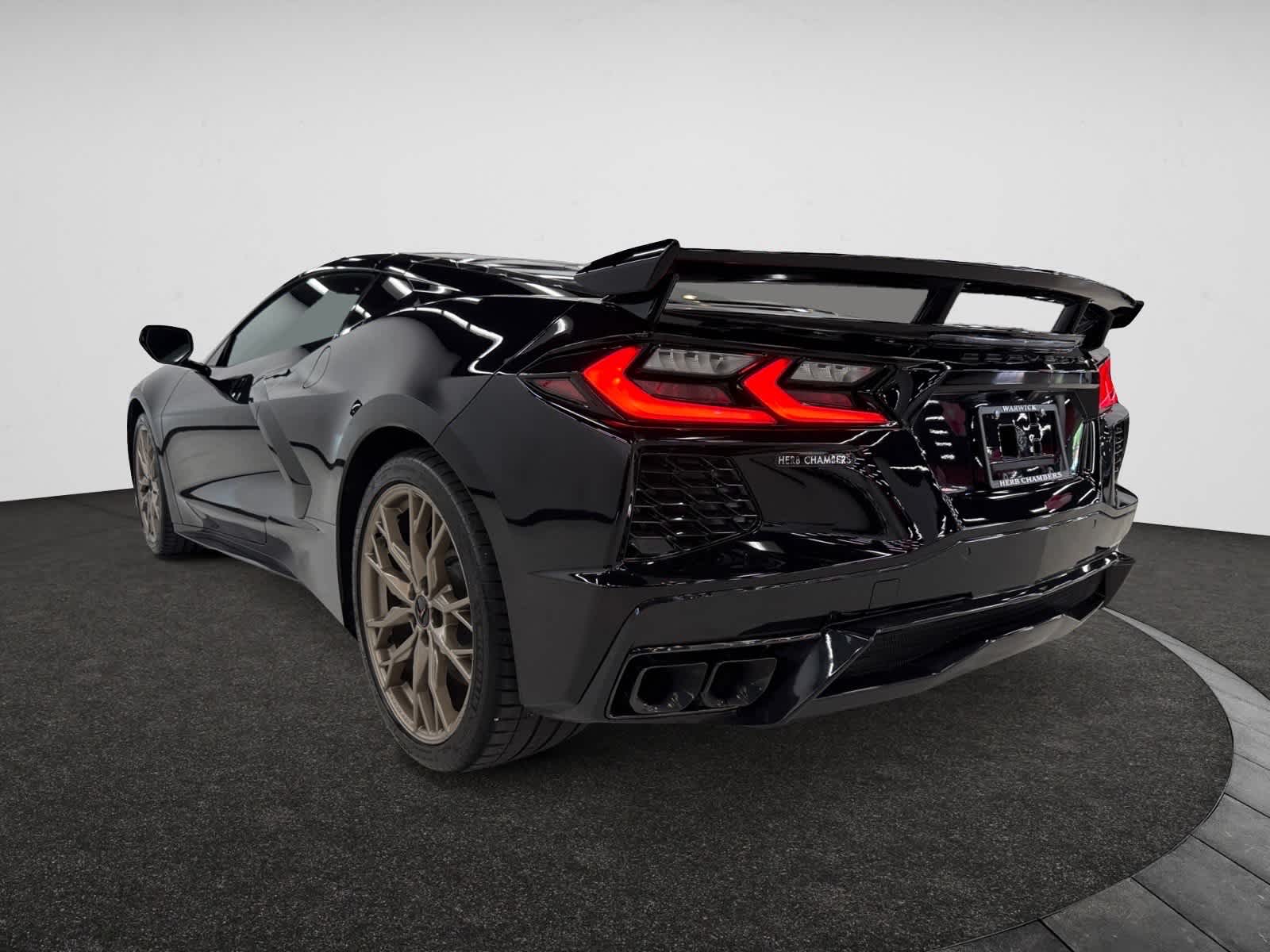 2025 Chevrolet Corvette Stingray 2LT photo 3