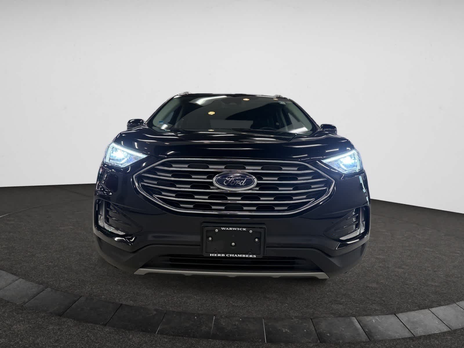 2021 Ford Edge SEL photo 3