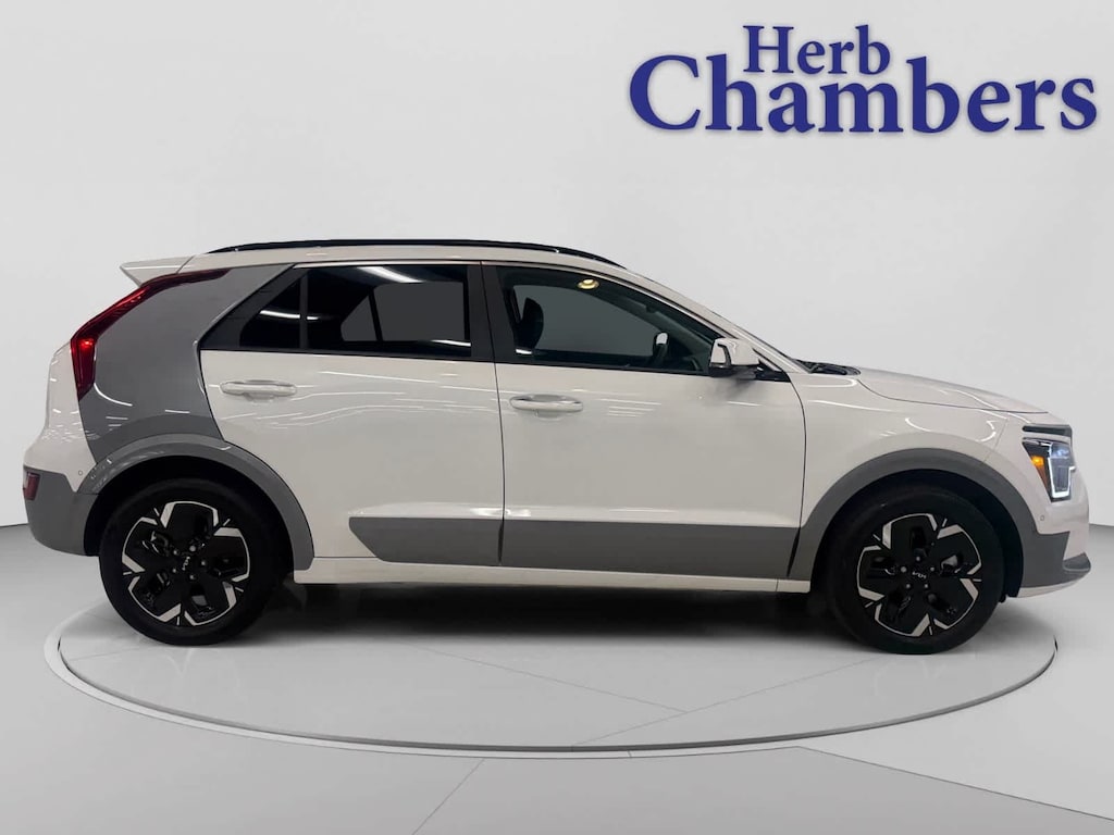Used 2024 Kia Niro EV Wave FWD w/ Wave Preserve Package SUV