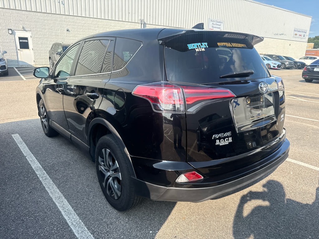 Used 2018 Toyota RAV4 LE AWD Utility