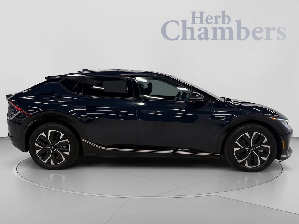 Used 2023 Kia EV6 Wind AWD Long Range w/ 19" Wheels & Technology Package SUV