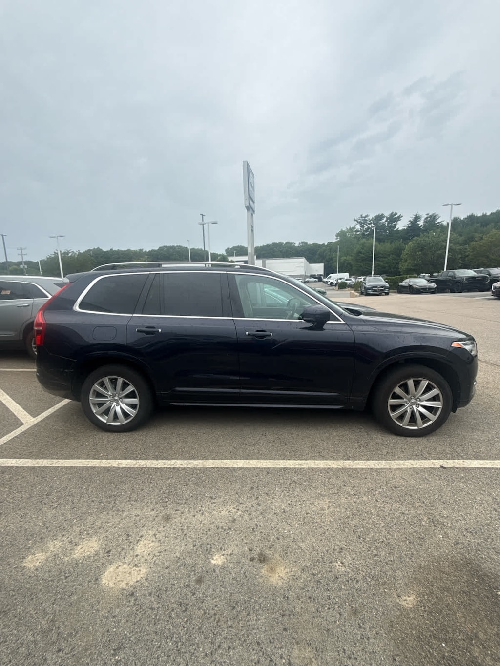 Used 2017 Volvo XC90 T6 AWD Momentum w/ Climate & Vision Packages SUV