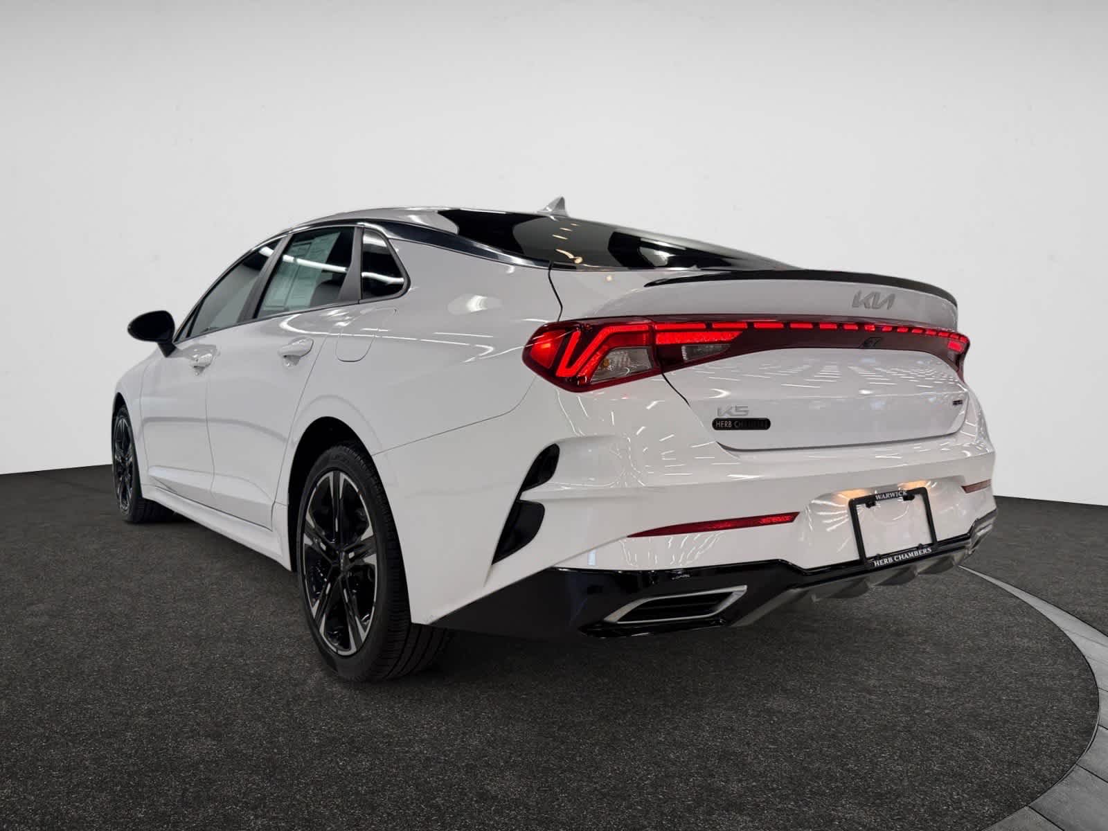 2024 Kia K5 GT-Line photo 3