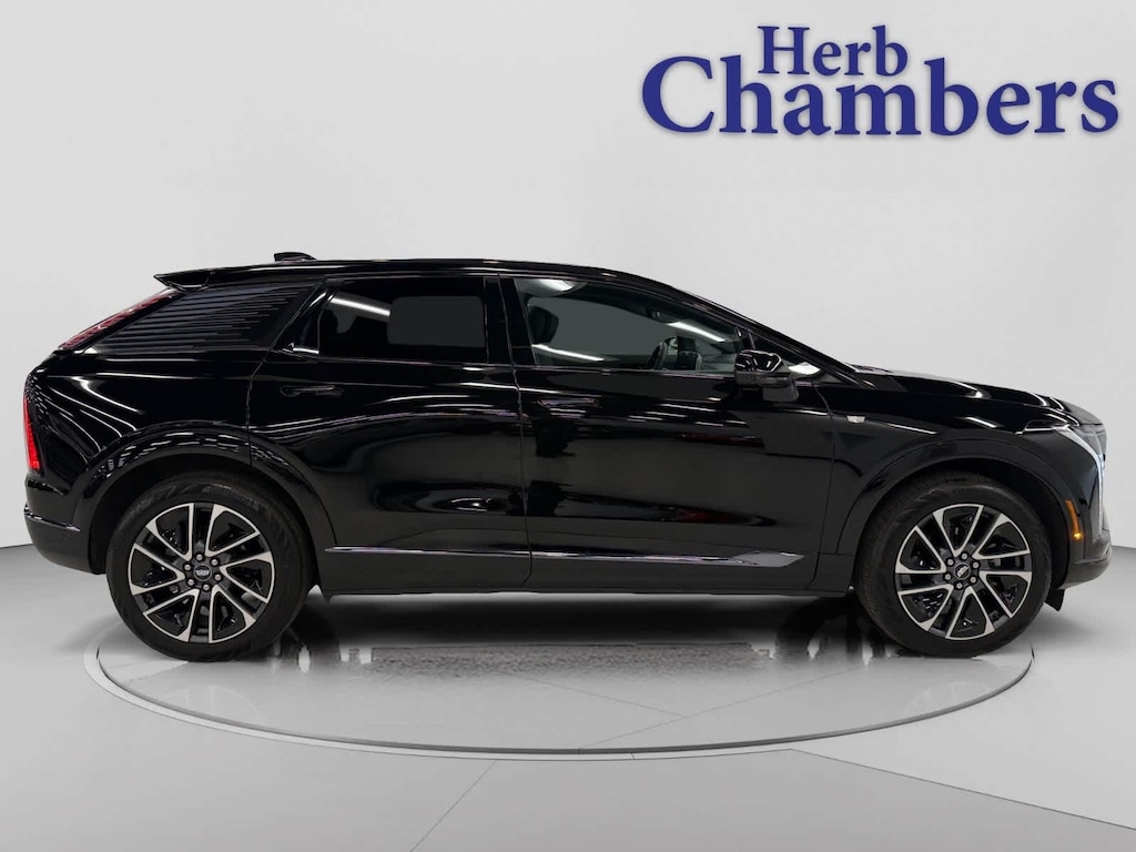 Used 2025 CADILLAC OPTIQ Sport 2 AWD SUV