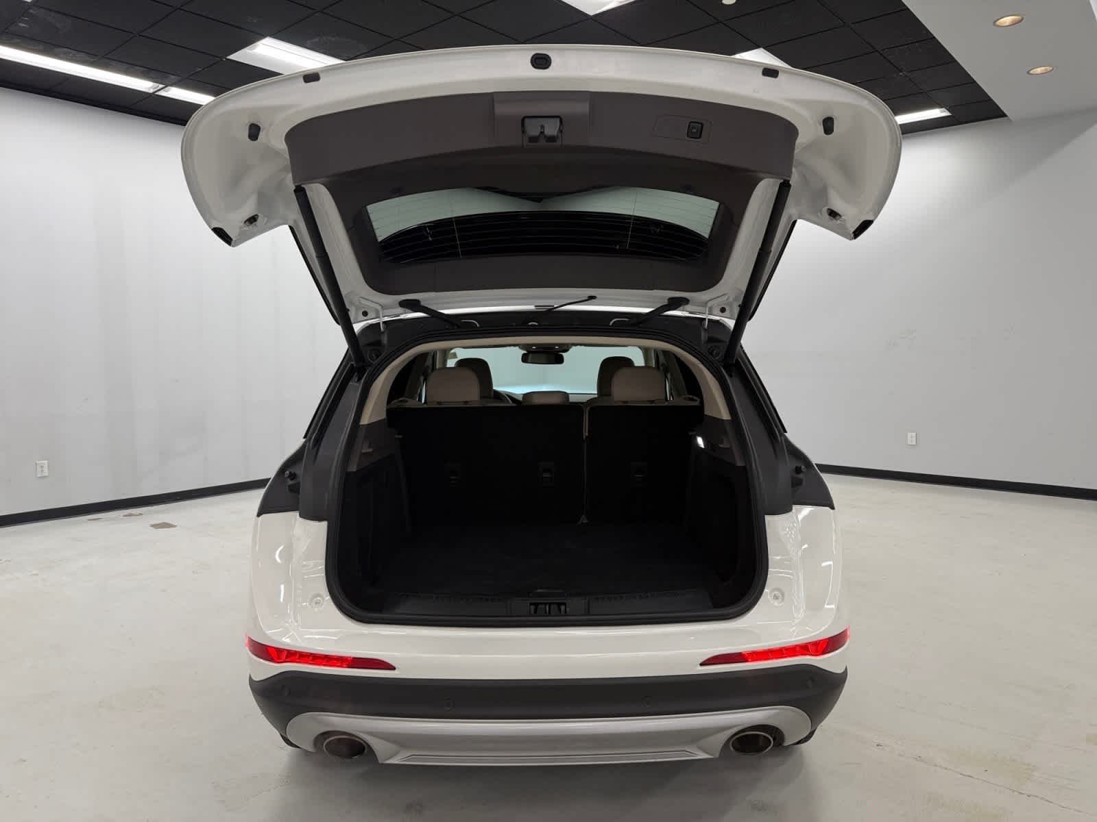 2022 Lincoln Corsair Standard photo 4