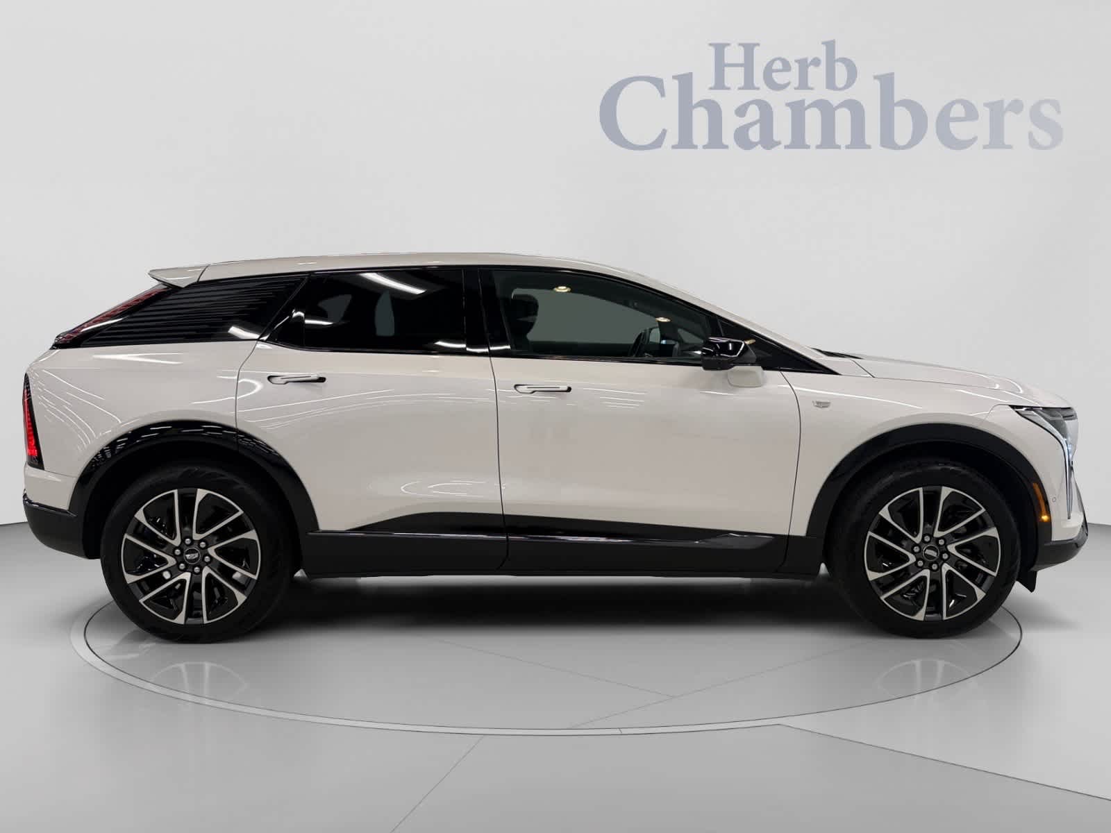 Used 2025 Cadillac OPTIQ Sport 2 with VIN 3GYK3GMR2SS186650 for sale in Warwick, RI