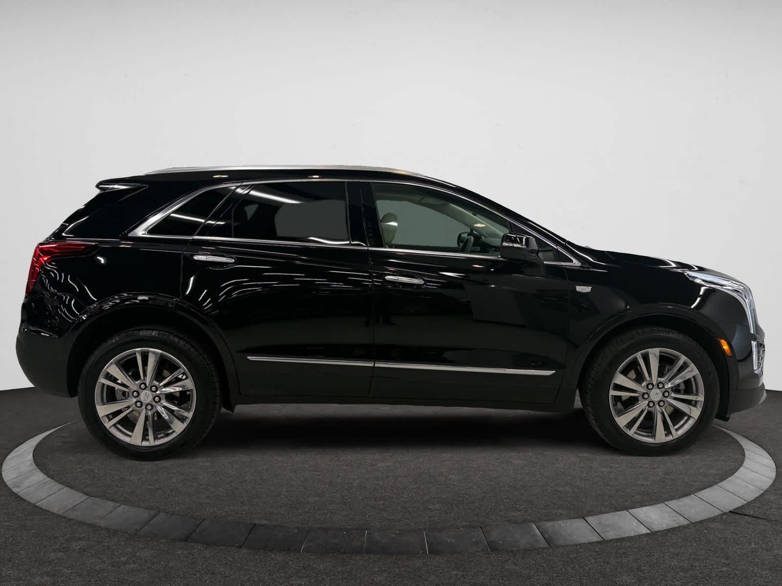 2024 Cadillac XT5 Premium Luxury photo 2