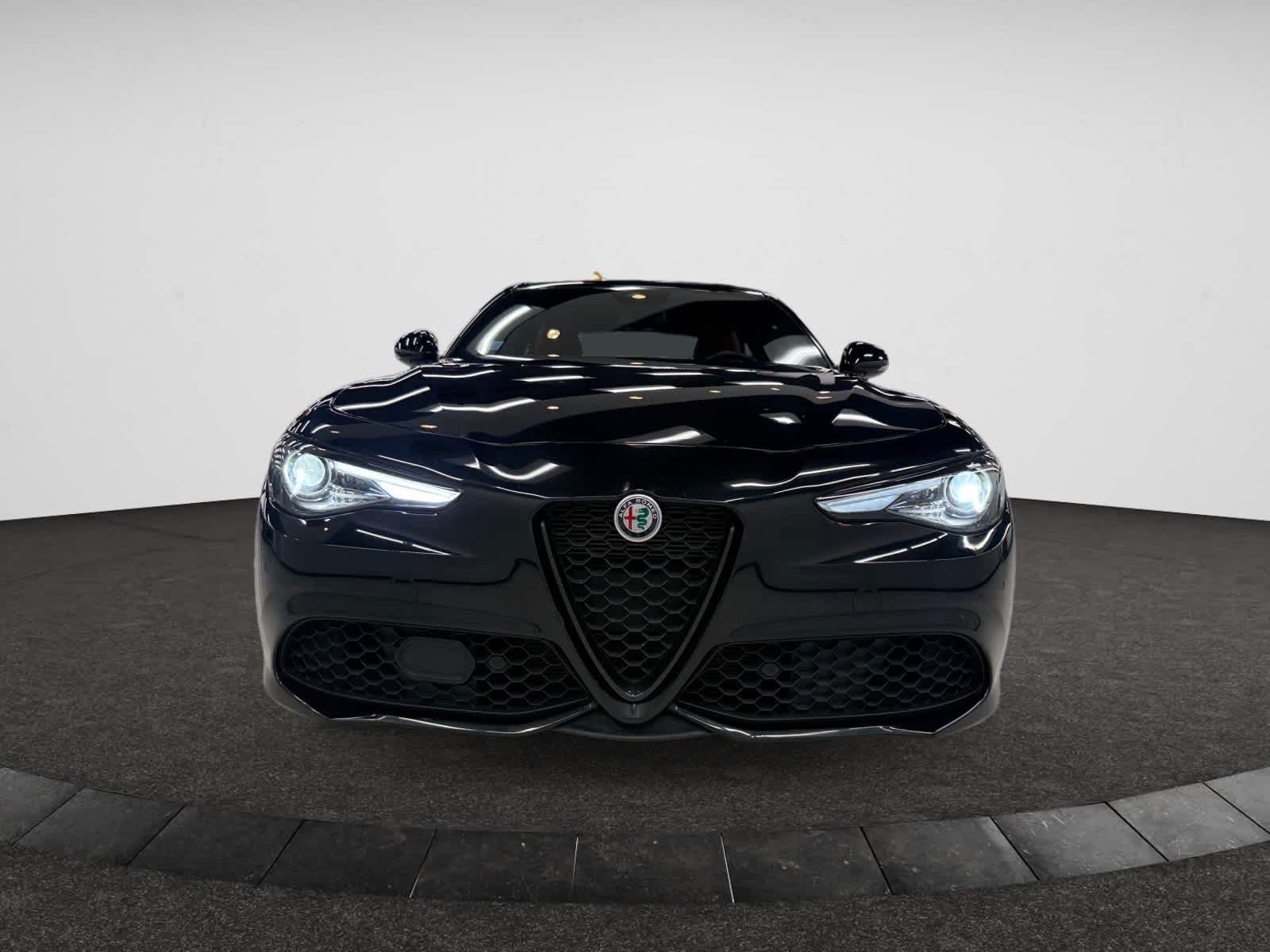 2022 Alfa Romeo Giulia Ti - VELOCE photo 2