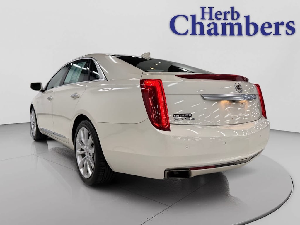 Used 2015 CADILLAC XTS Luxury V6 AWD Sedan