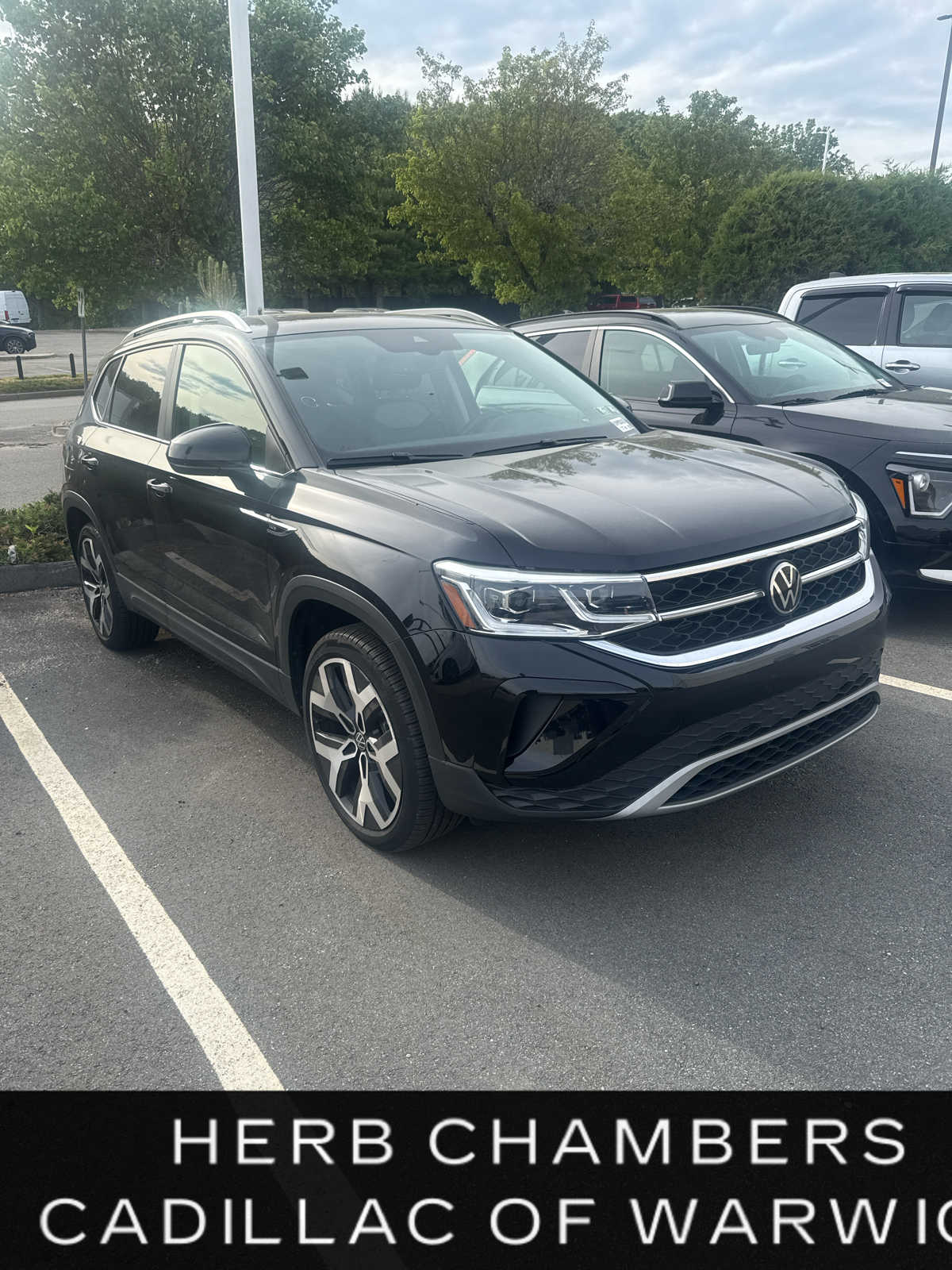 2023 Volkswagen Taos 1.5T SEL 4Motion's photo