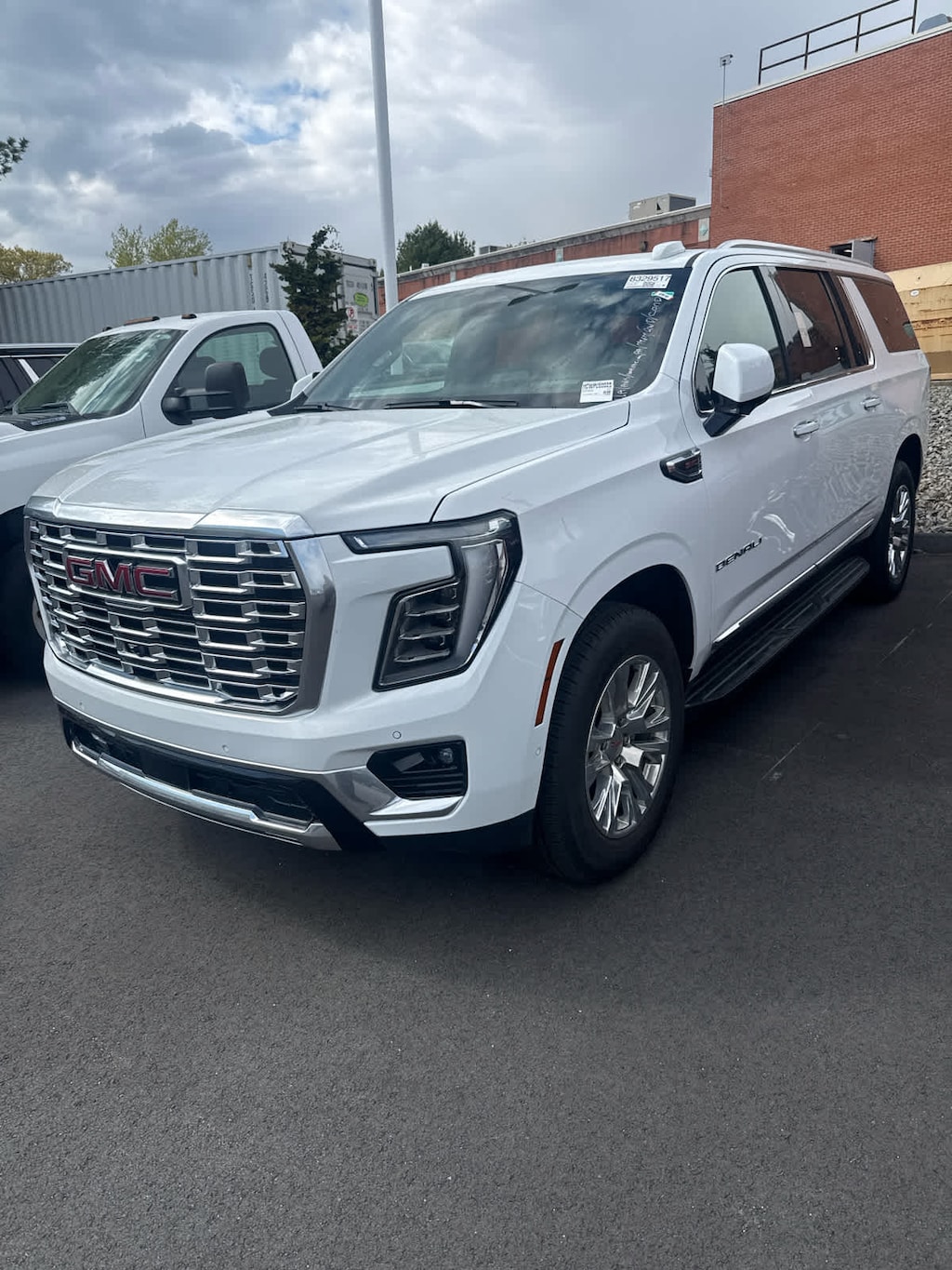 Used 2025 GMC Yukon XL Denali AWD w/ 2nd Row Bucket Seats SUV