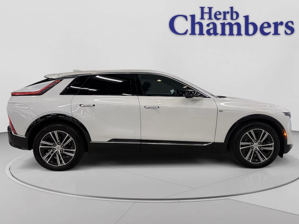 Used 2024 CADILLAC LYRIQ Luxury 1 AWD SUV