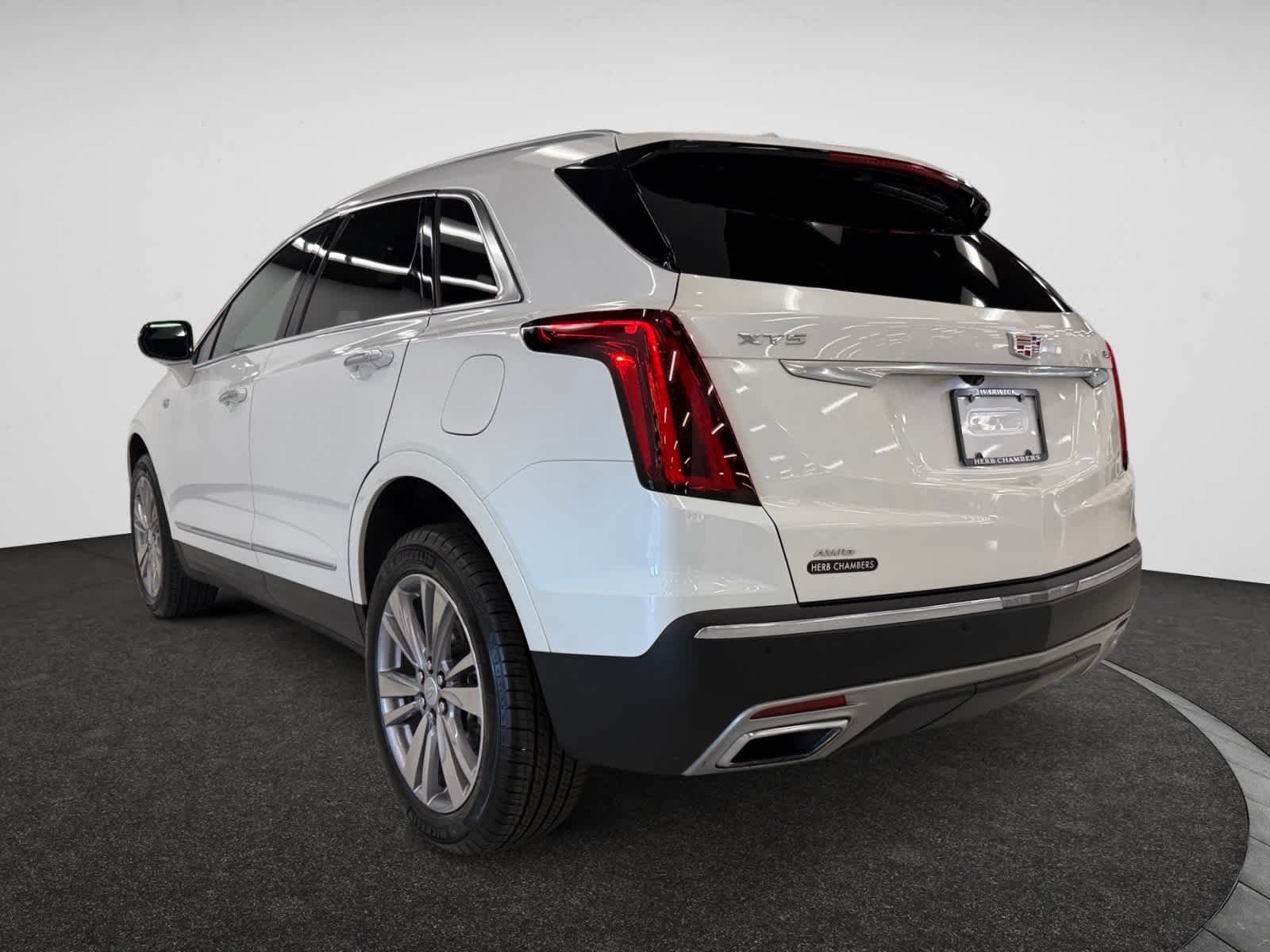 2023 Cadillac XT5 Premium Luxury photo 3