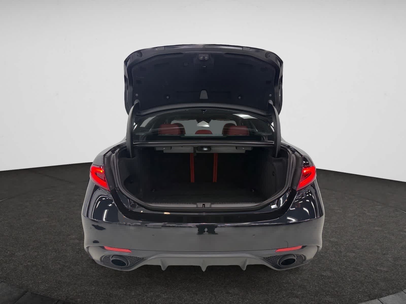 2022 Alfa Romeo Giulia Ti - VELOCE photo 4