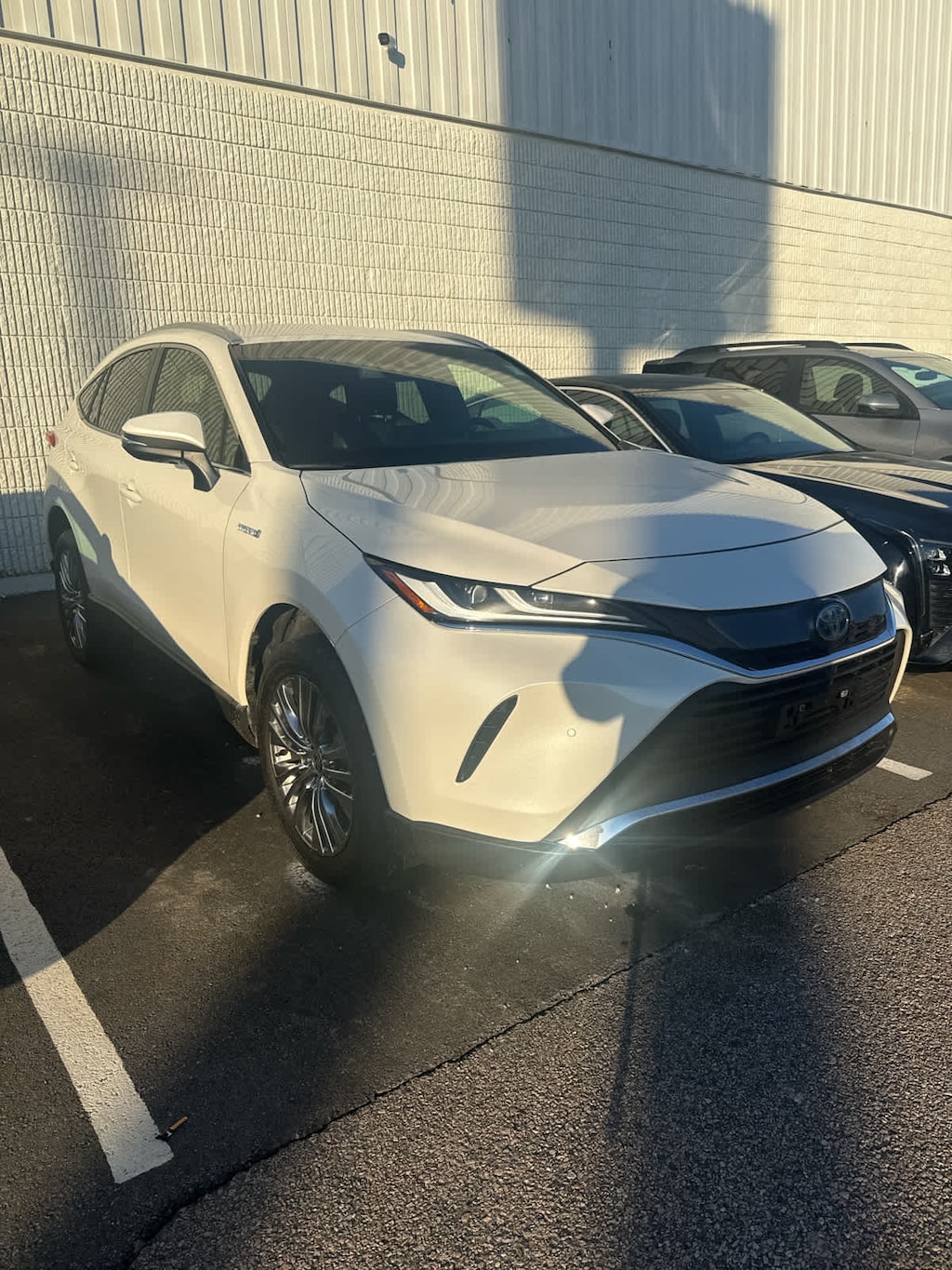 Used 2021 Toyota Venza LE Utility