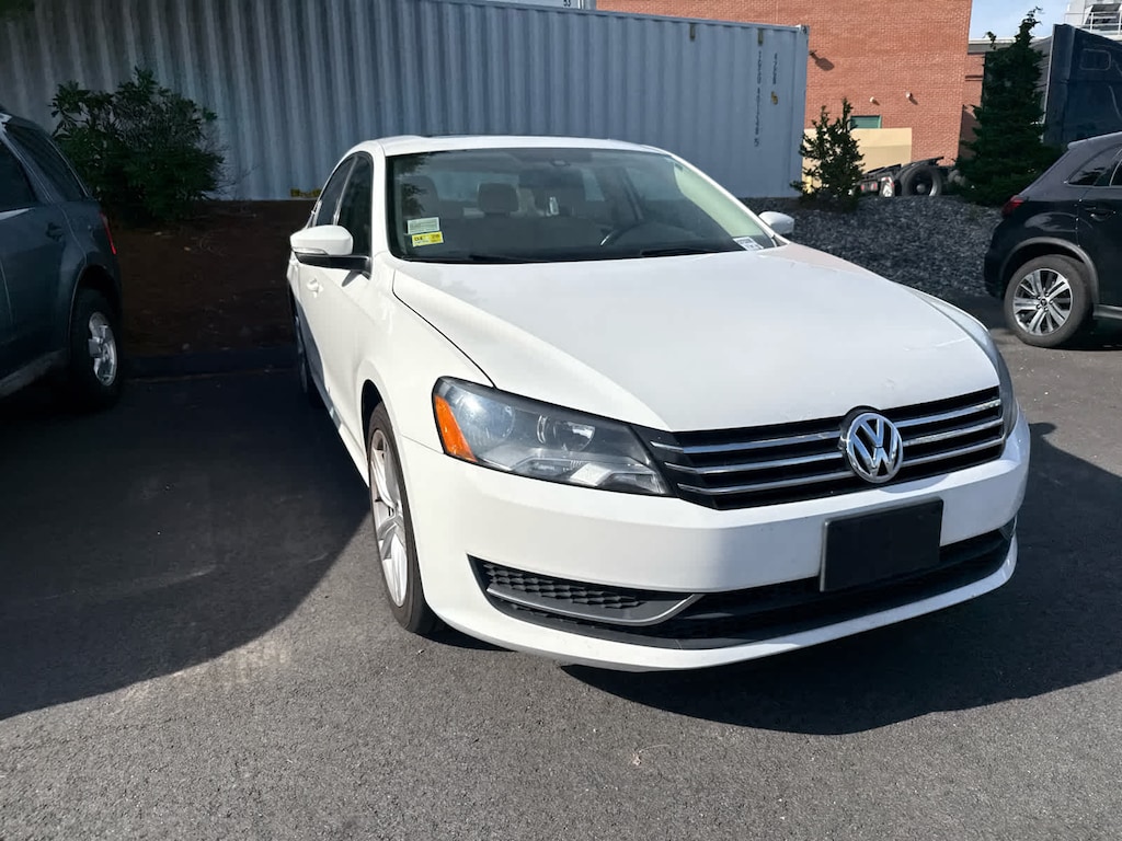 Used 2014 Volkswagen Passat 1.8T SE w/PZEV Sedan 4 Dr.