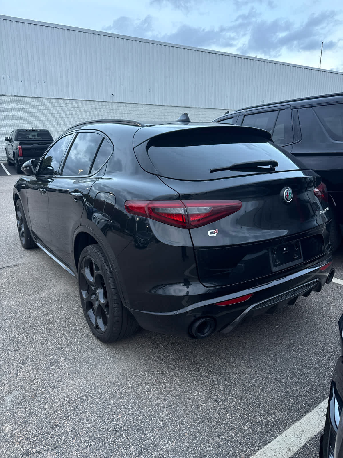 2022 Alfa Romeo Stelvio Ti Sport photo 3