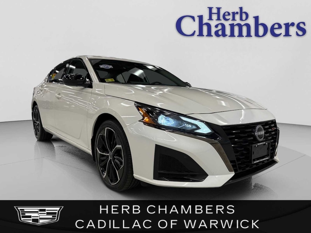 Used 2023 Nissan Altima 2.5 SR AWD w/ Premium Package Sedan 4 Dr.