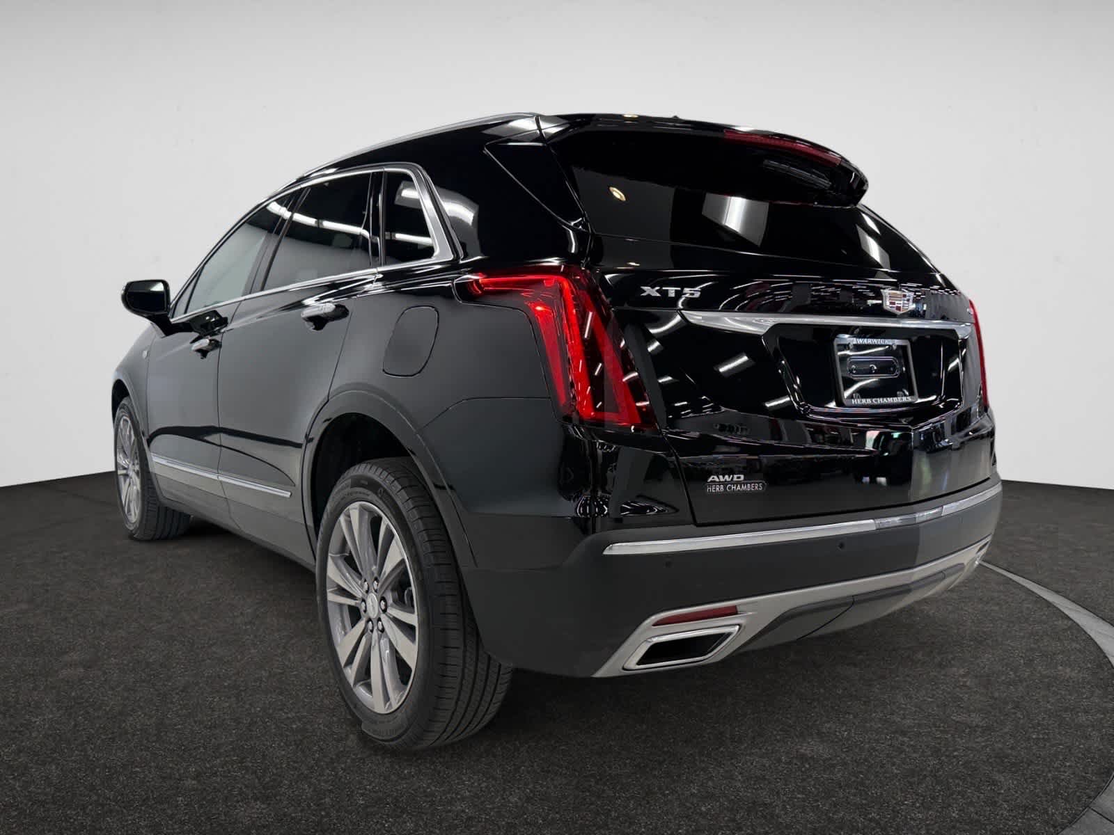 2024 Cadillac XT5 Premium Luxury photo 3