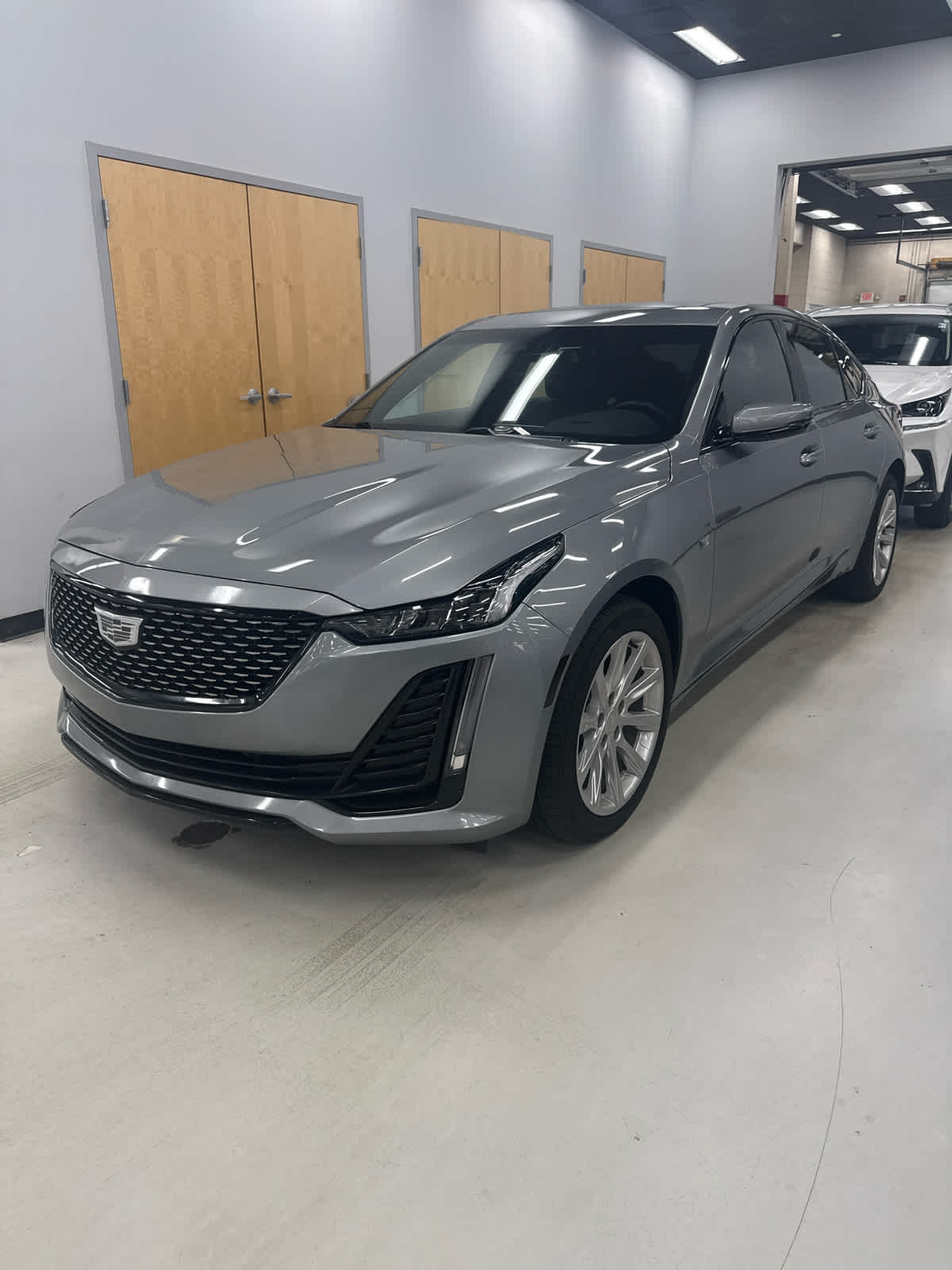 2023 Cadillac CT5 Luxury photo 3