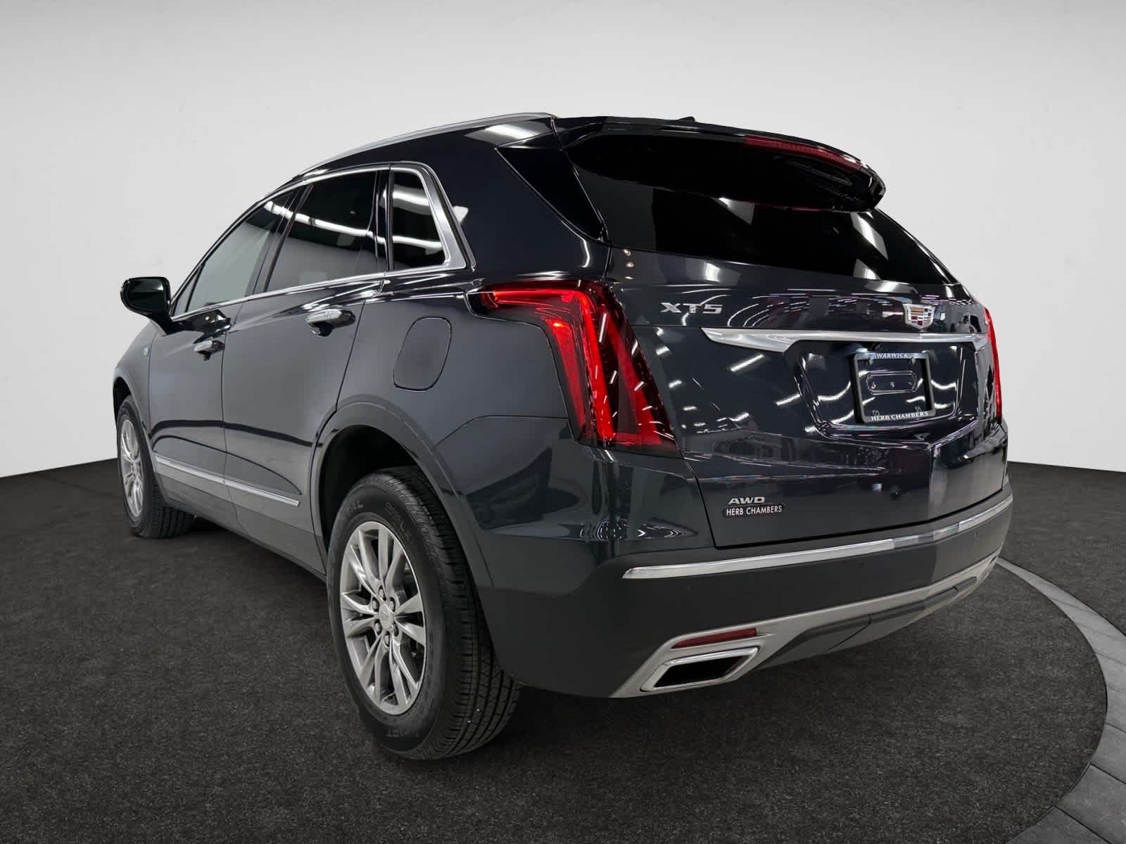2023 Cadillac XT5 Premium Luxury photo 3