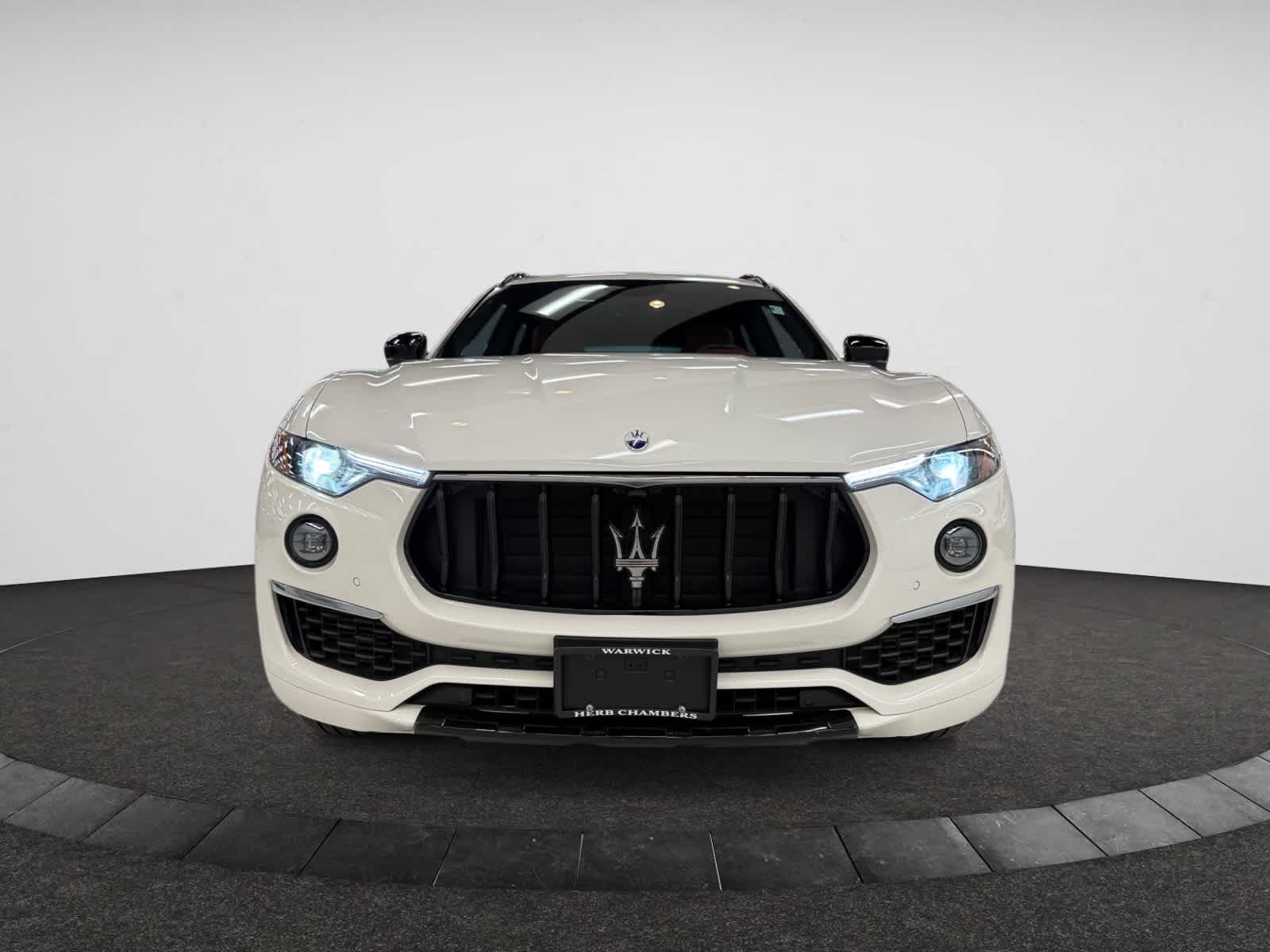 2022 Maserati Levante GT photo 2