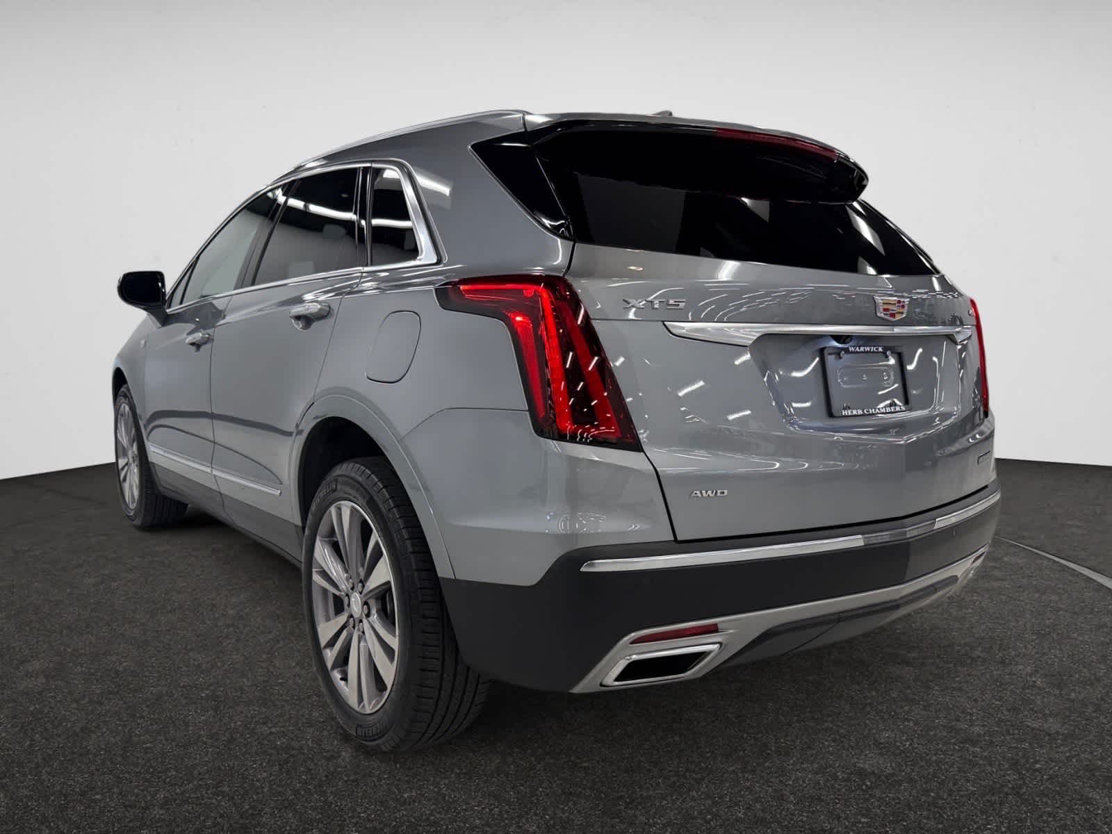 2025 Cadillac XT5 Premium Luxury photo 3