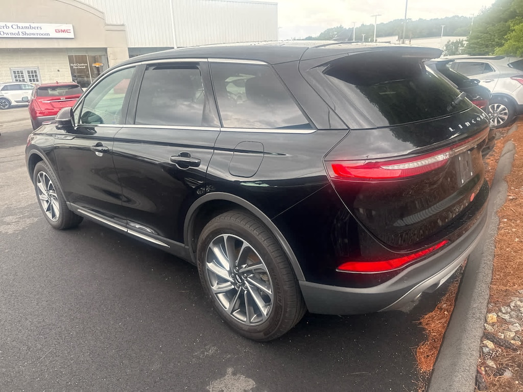 Used 2023 Lincoln Corsair Standard II AWD w/ 101A Equipment Group & Panoramic Moonroof Utility