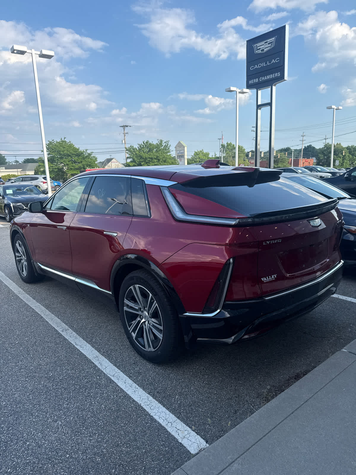 Used 2024 Cadillac LYRIQ Luxury 1 with VIN 1GYKPPRLXRZ105755 for sale in Warwick, RI