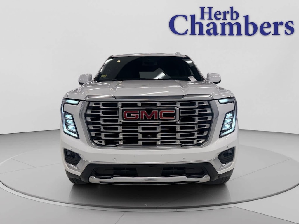 Used 2025 GMC Yukon Denali AWD w/ 22" Wheels in Midnight Silver SUV