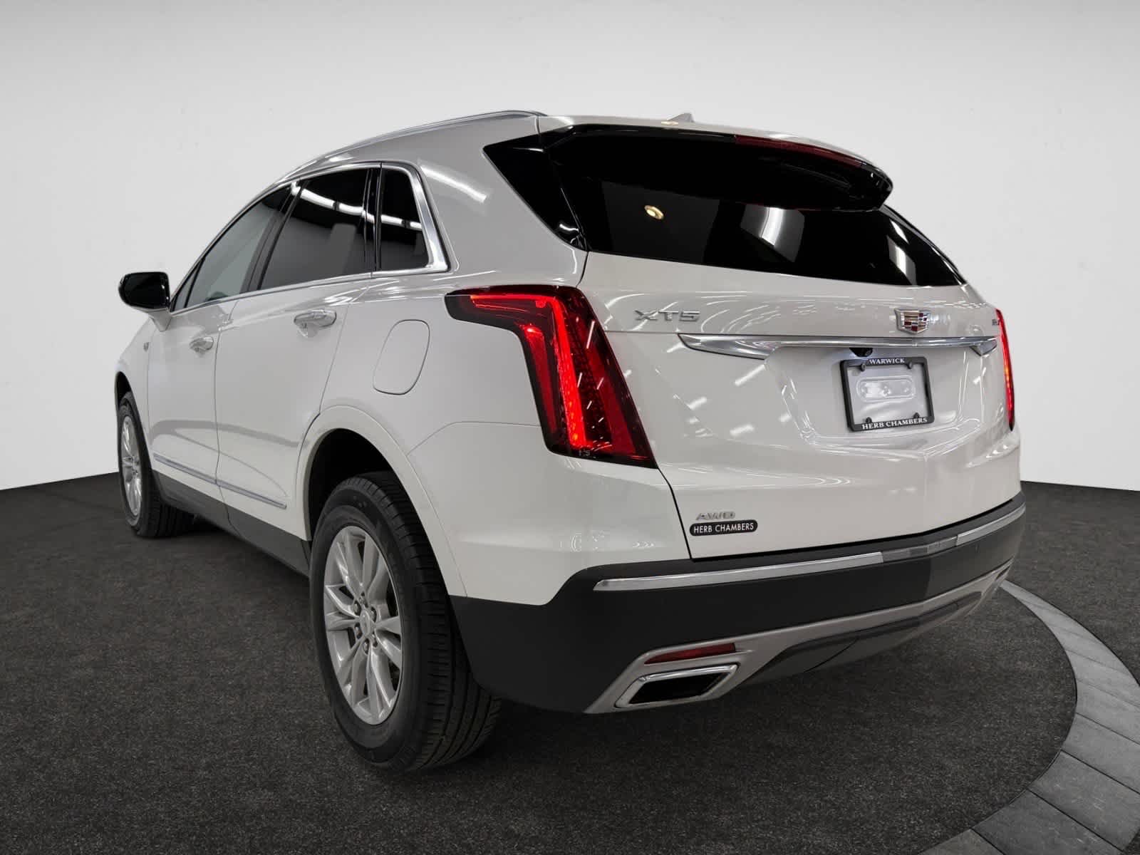 2022 Cadillac XT5 Premium Luxury photo 3