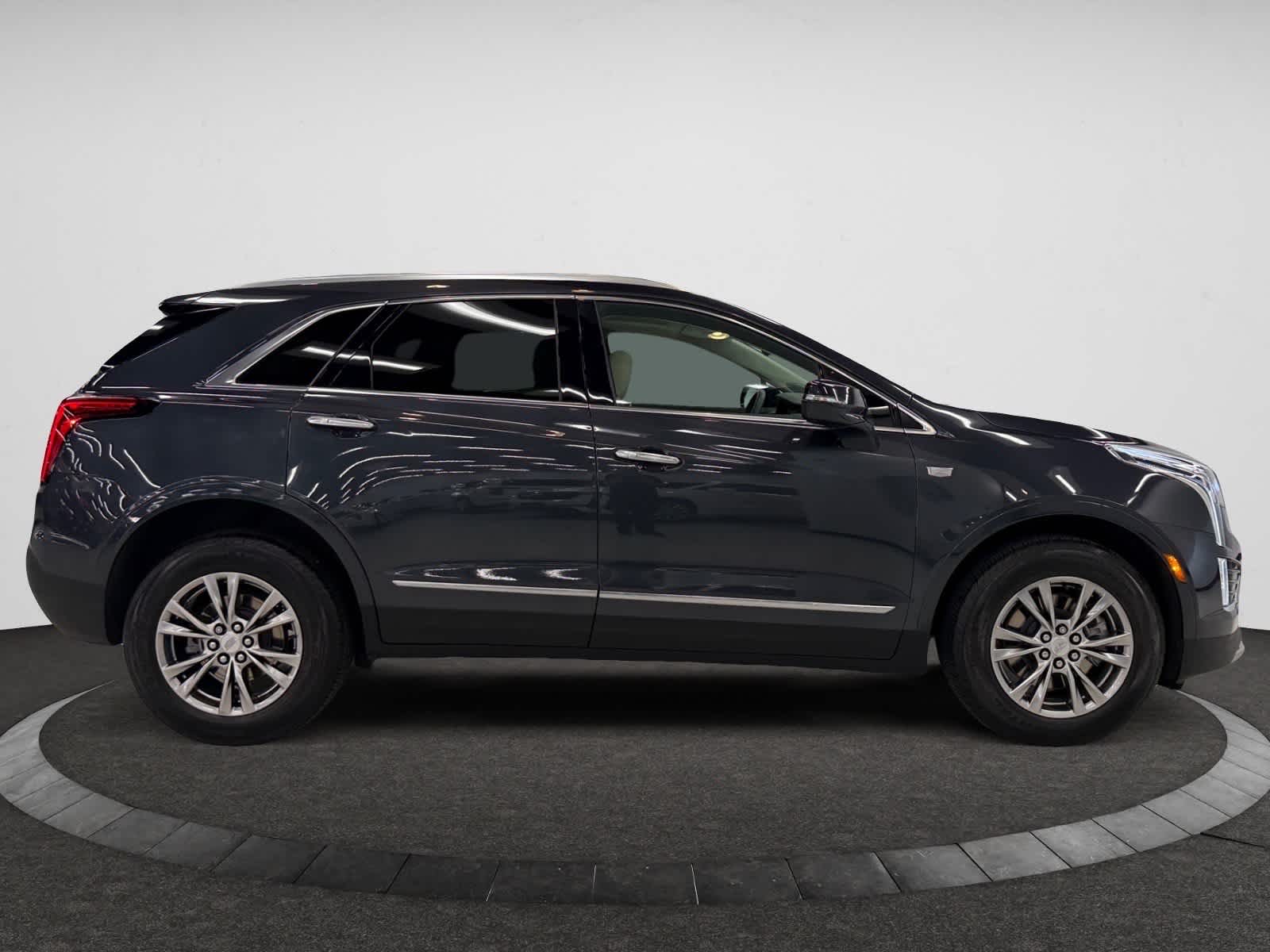 2023 Cadillac XT5 Premium Luxury photo 2
