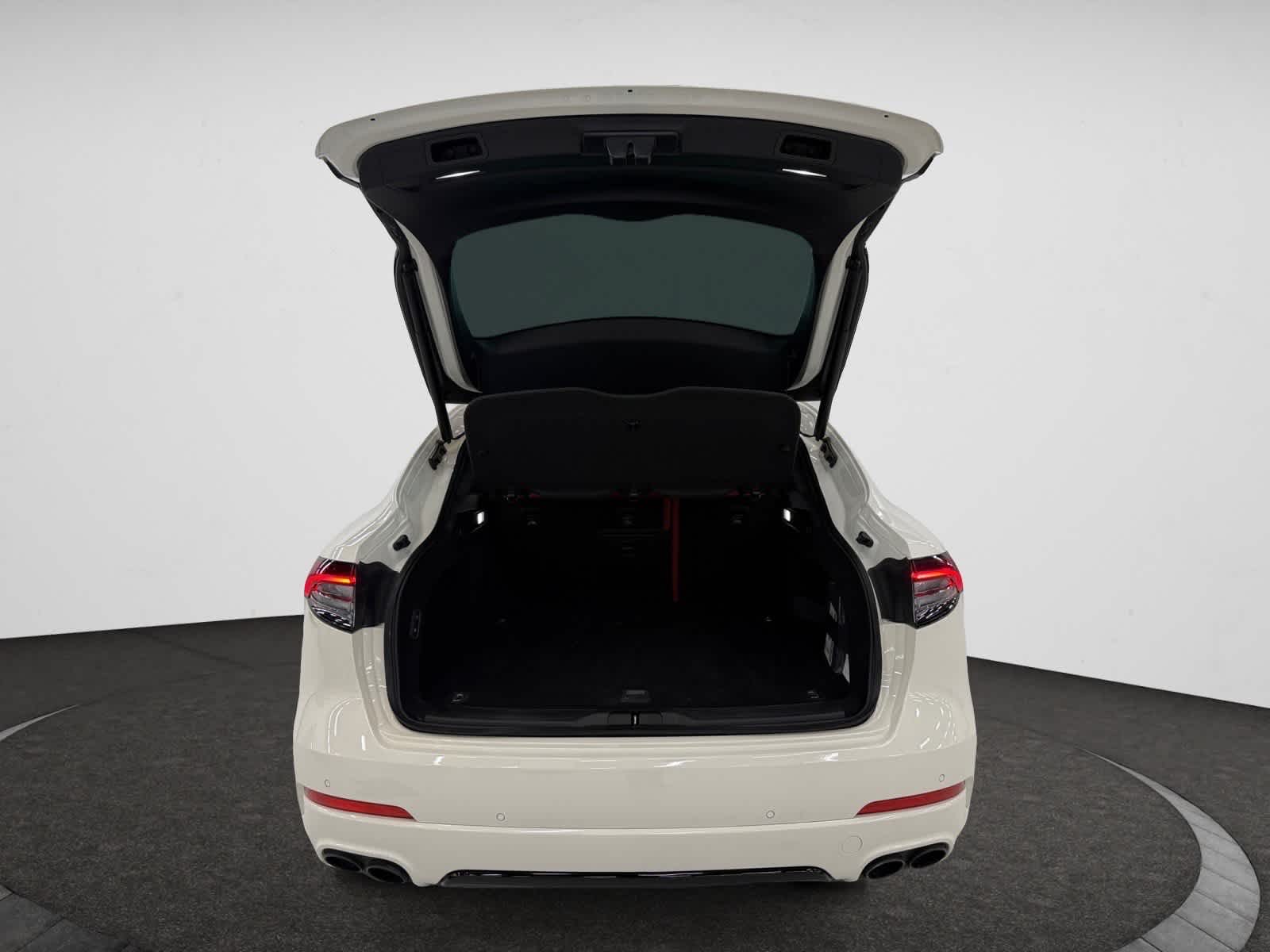 2022 Maserati Levante GT photo 4