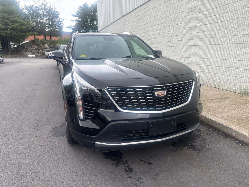 Used 2021 CADILLAC XT4 Premium Luxury AWD w/ Cold Weather Package & Power Sunroof SUV