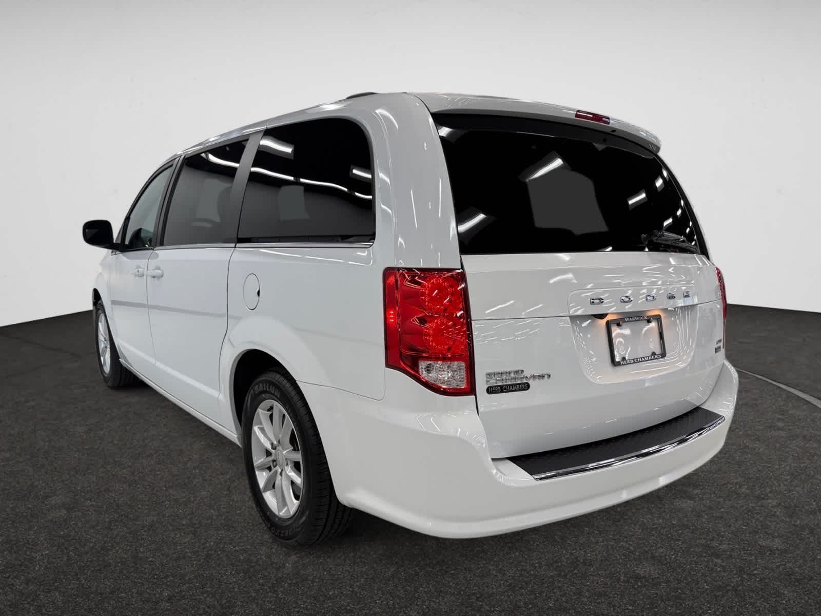 2019 Dodge Grand Caravan SXT photo 2