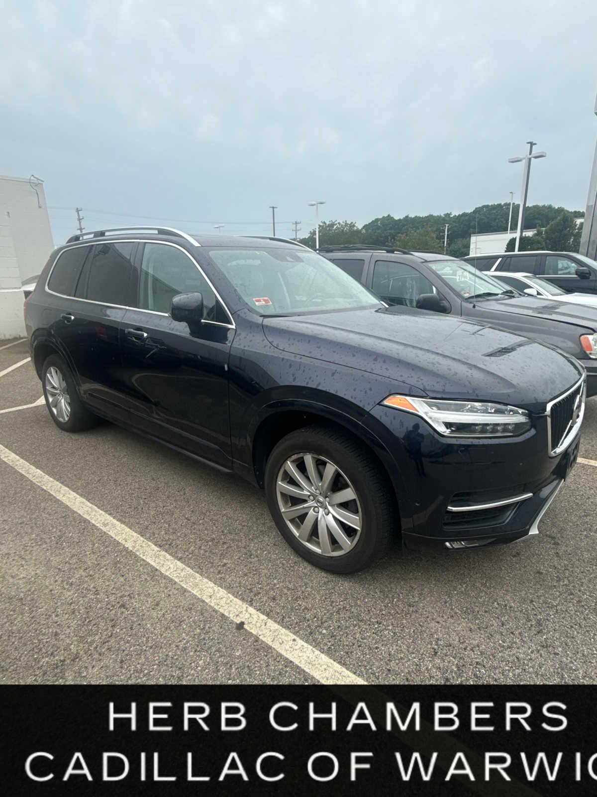 2017 Volvo XC90 T6 AWD Momentum's photo