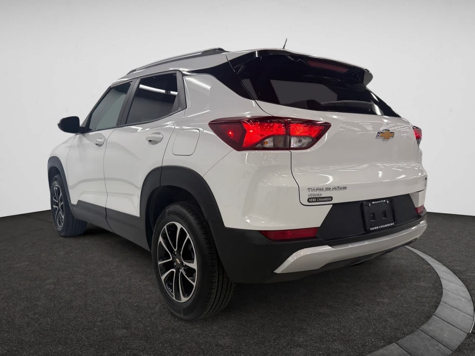 2024 Chevrolet Trailblazer LT photo 3