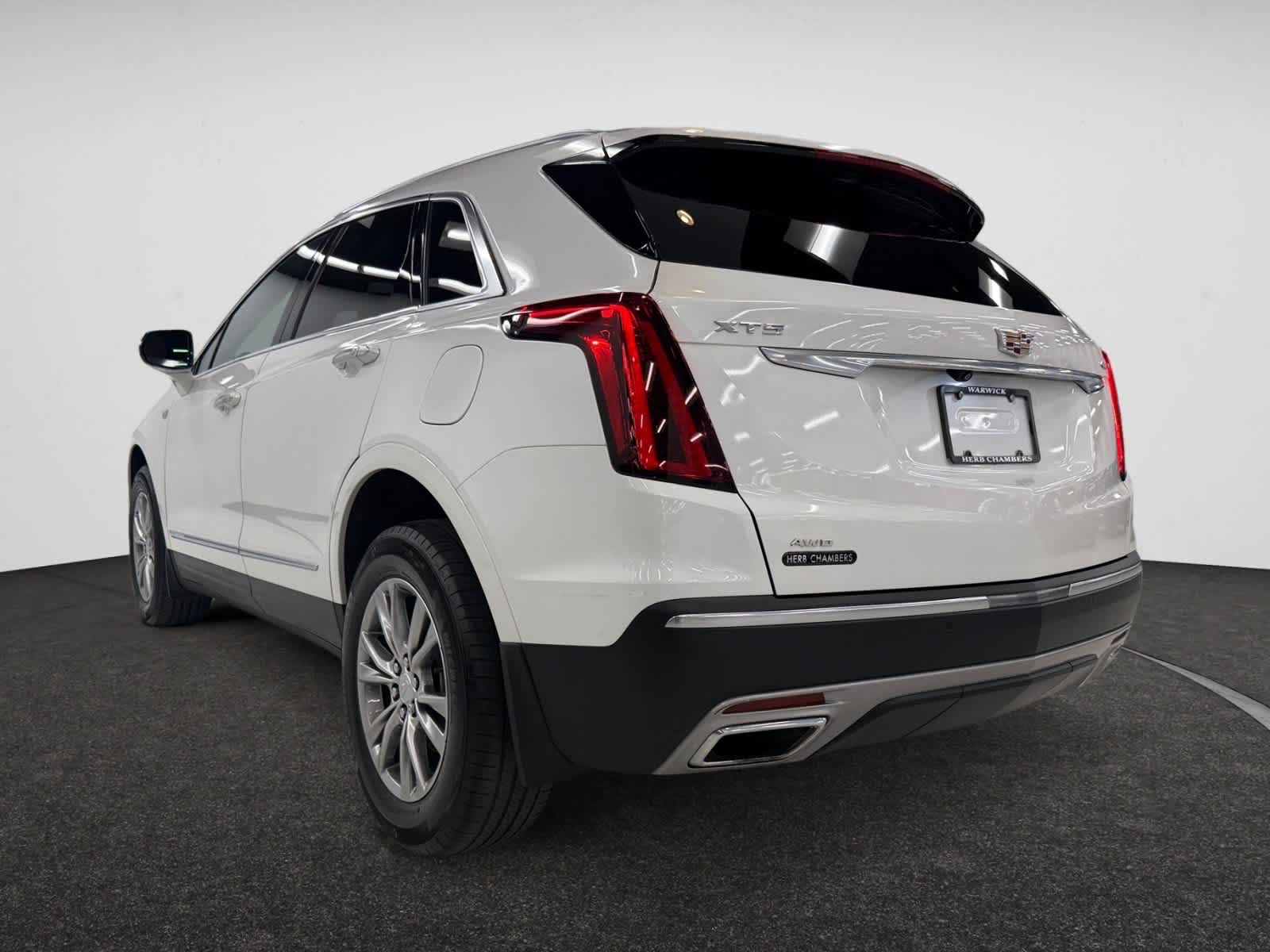 2022 Cadillac XT5 Premium Luxury photo 3