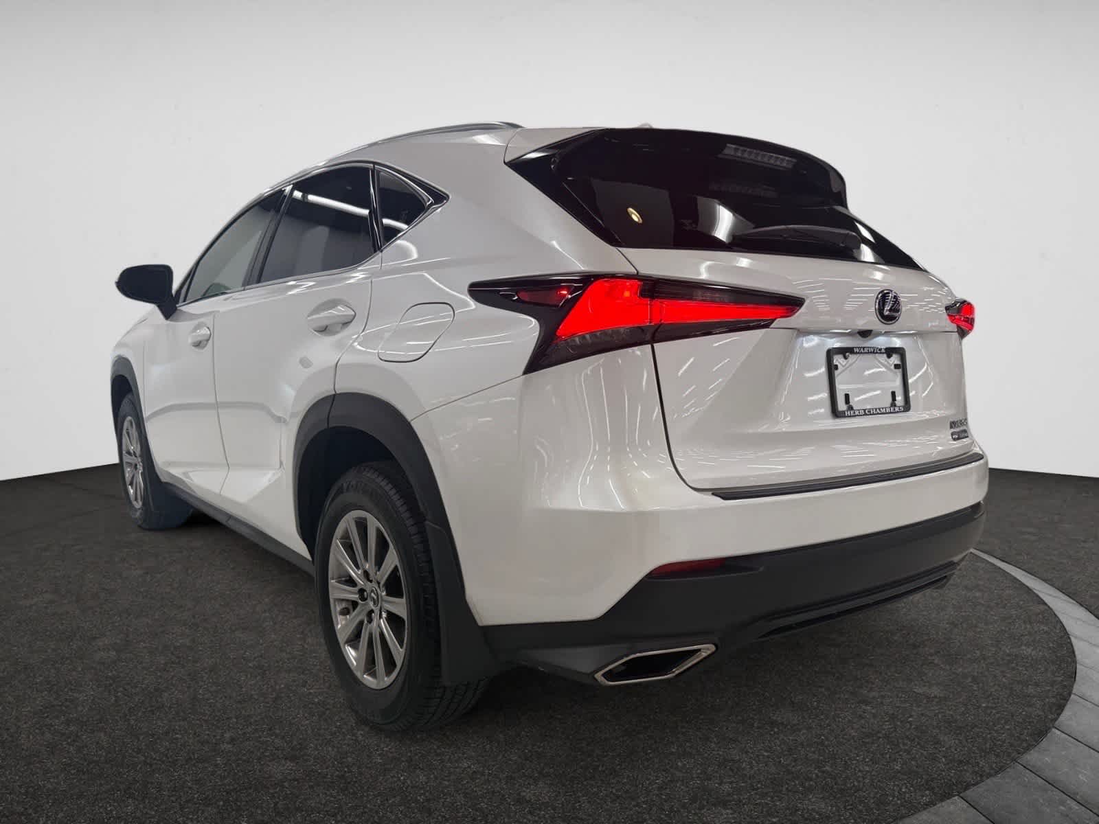 2021 Lexus NX 300 photo 3
