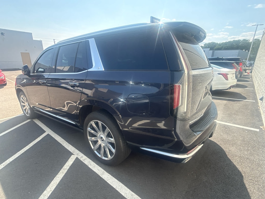 Used 2024 CADILLAC Escalade Platinum 4WD w/ Power Assist Steps SUV