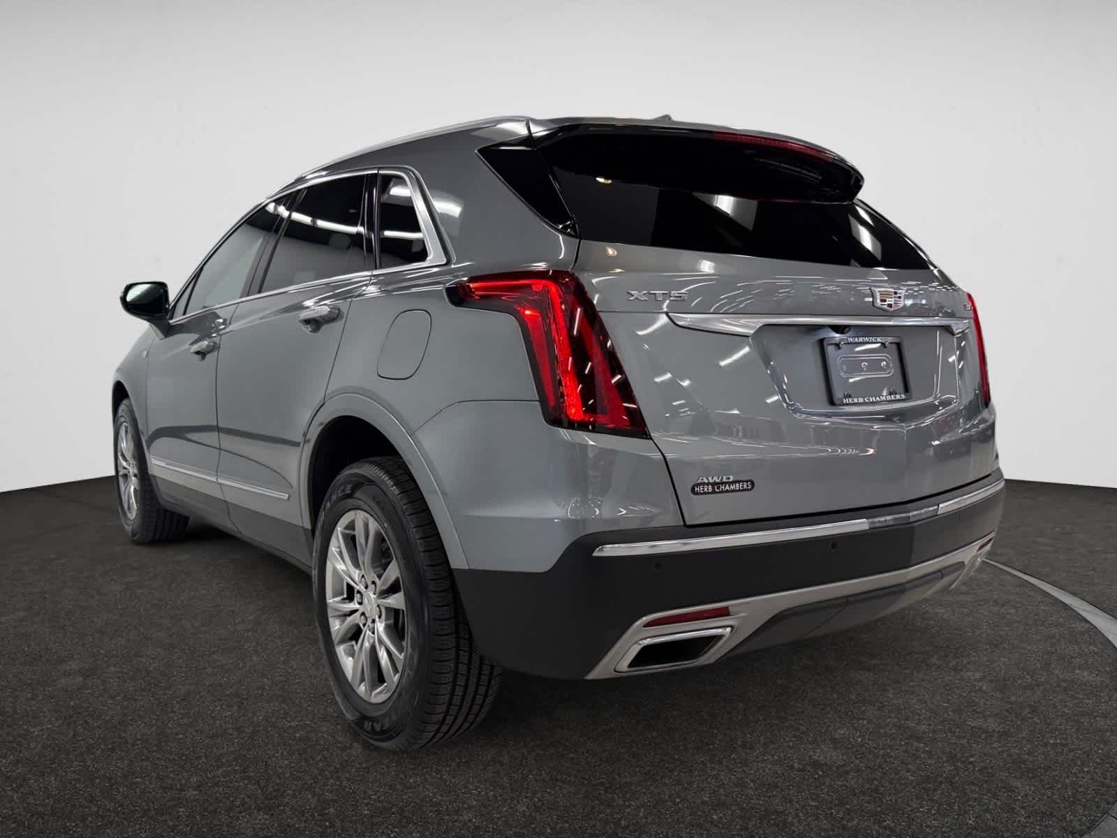 2023 Cadillac XT5 Premium Luxury photo 3
