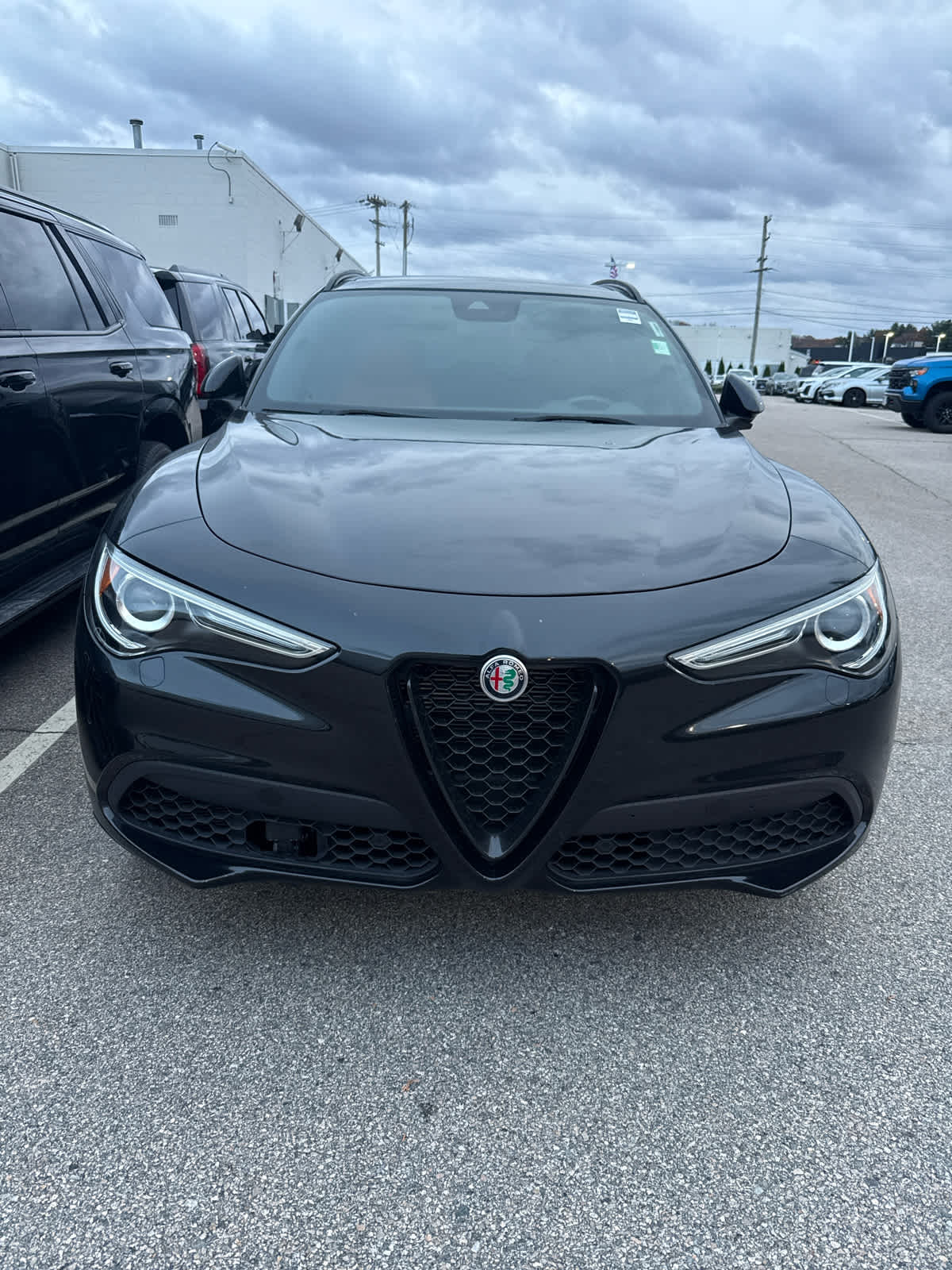 2022 Alfa Romeo Stelvio Ti Sport photo 2