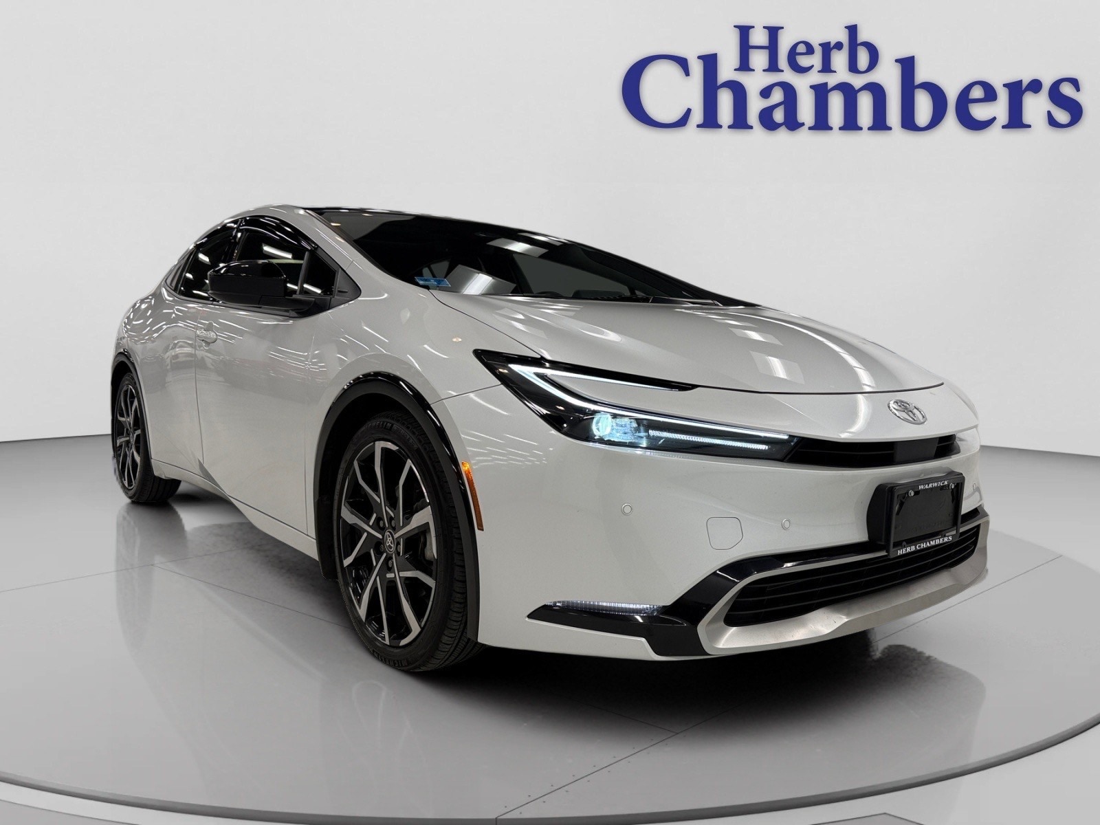 2024 Toyota Prius Prime XSE's photo