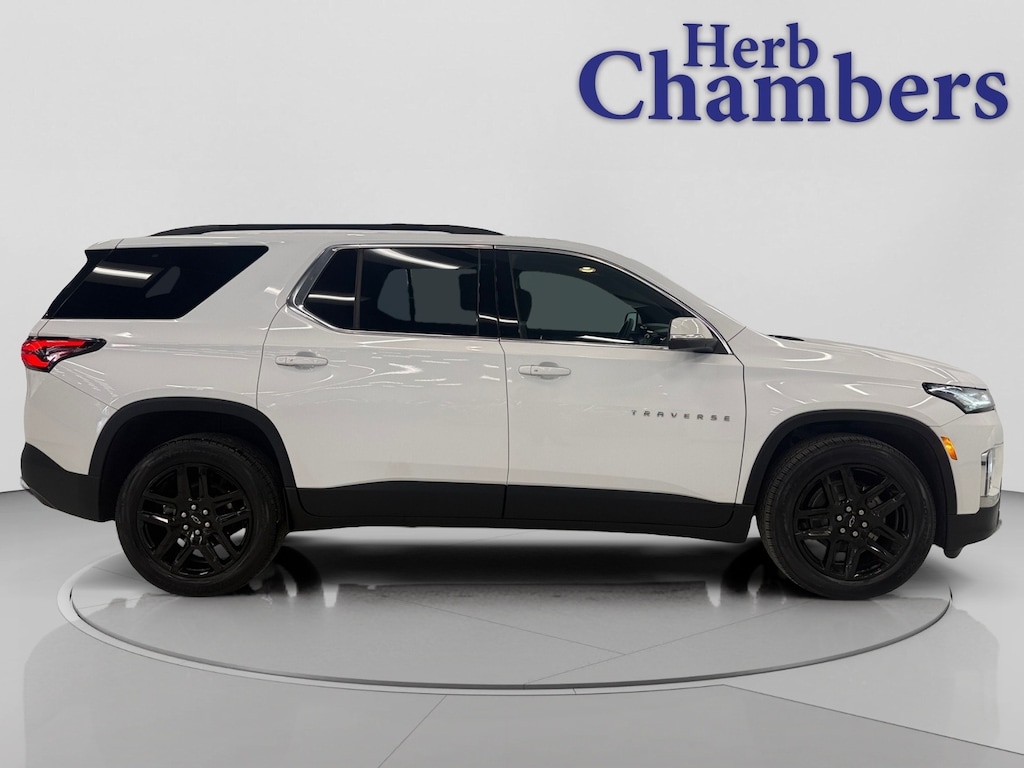 Used 2023 Chevrolet Traverse LT Cloth SUV
