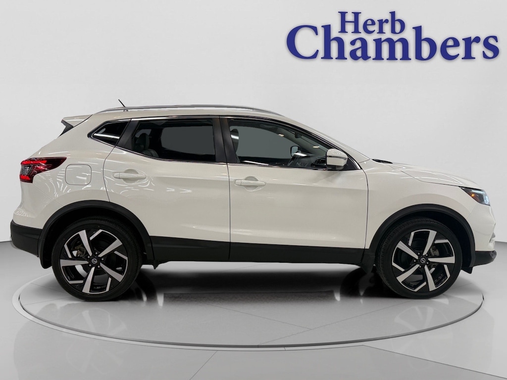 Used 2022 Nissan Rogue Sport SL Hatchback 4 Dr.