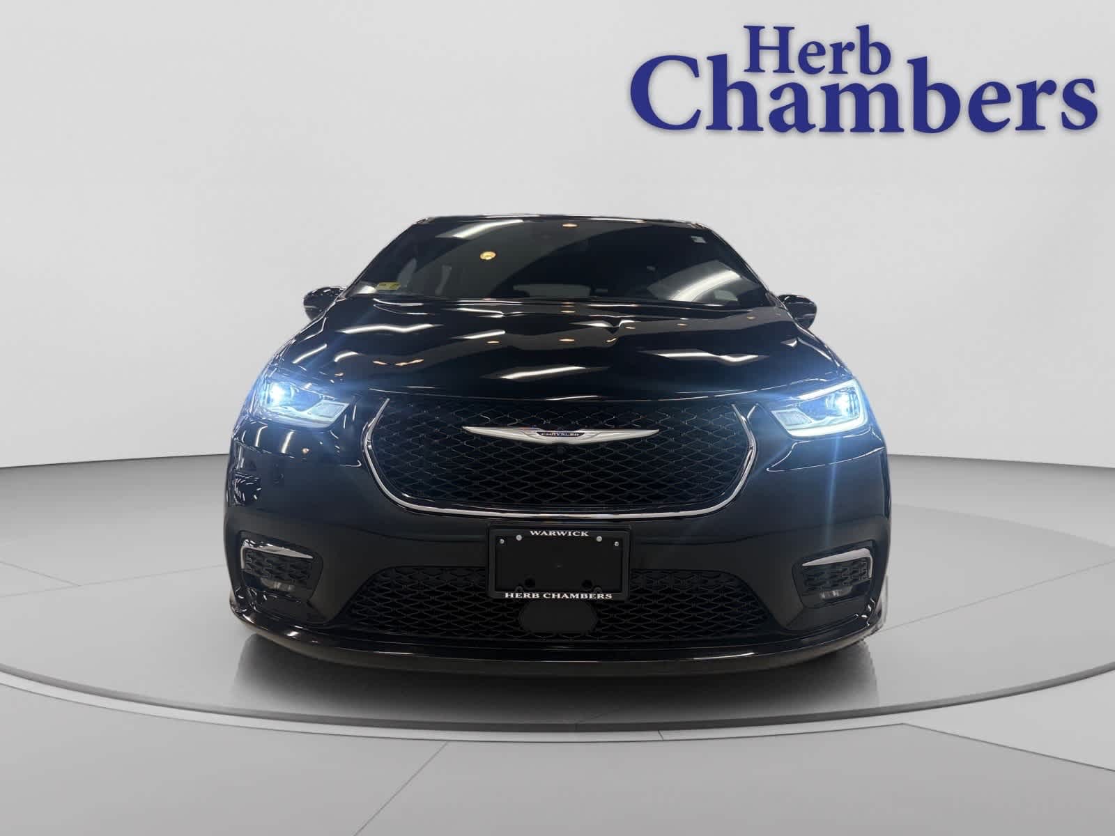 View vehicle photo 4