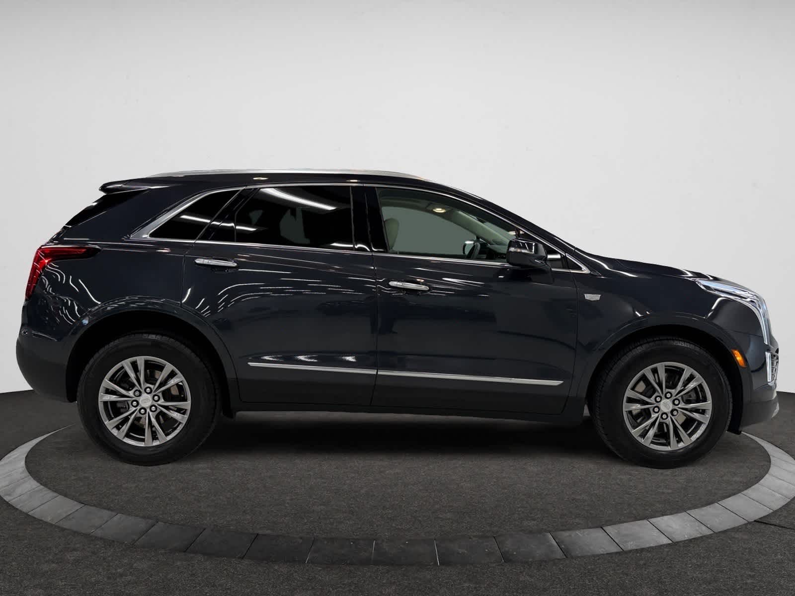 2023 Cadillac XT5 Premium Luxury photo 2