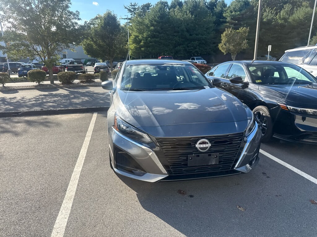Used 2025 Nissan Altima 2.5 SV AWD Sedan 4 Dr.
