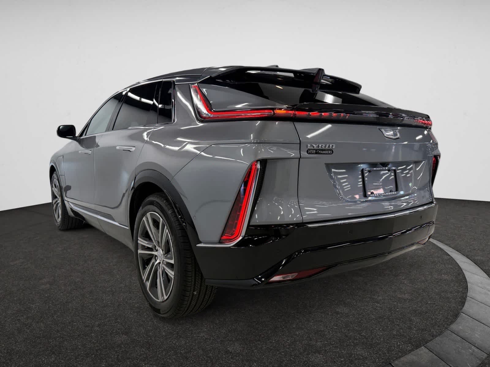 2024 Cadillac Lyriq Luxury photo 3